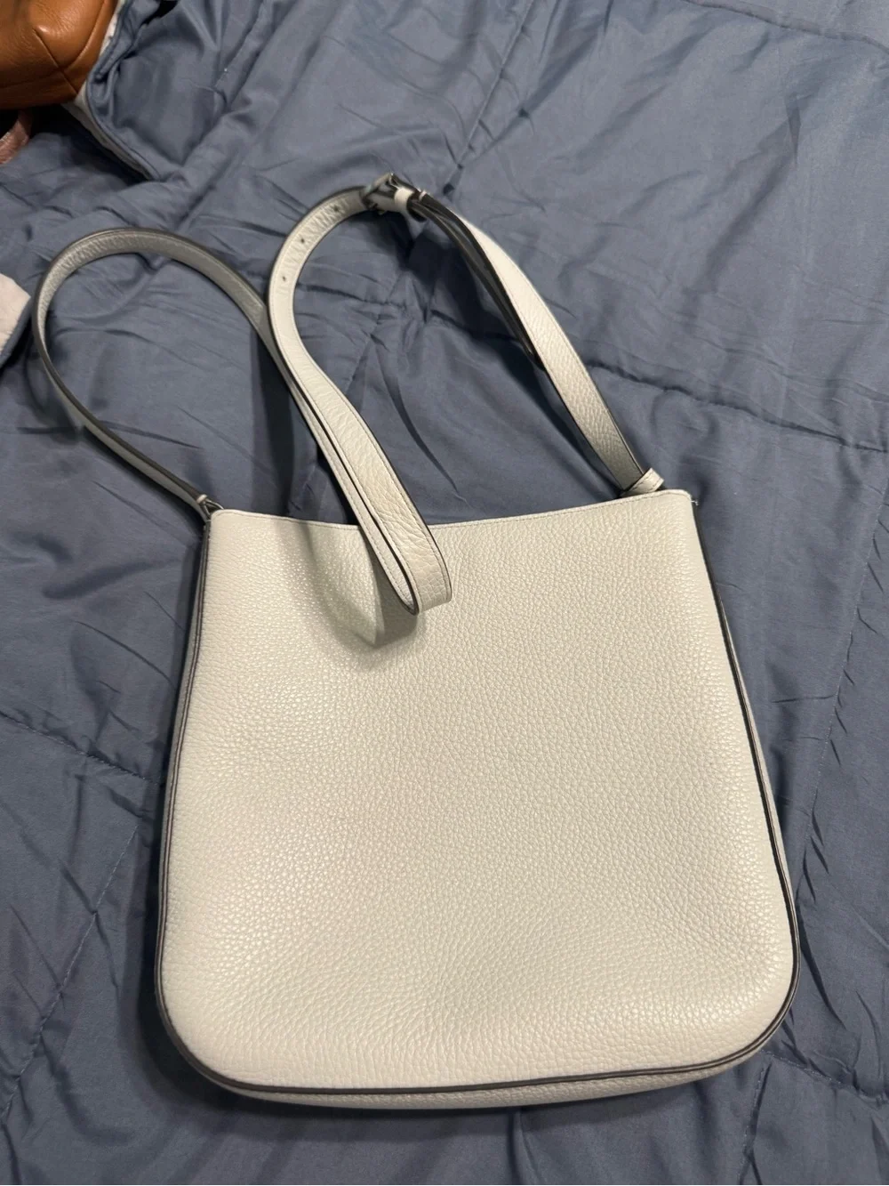 Kate Spade Leila Jackson silver Pebbled Leather Crossbody Messenger  Bag